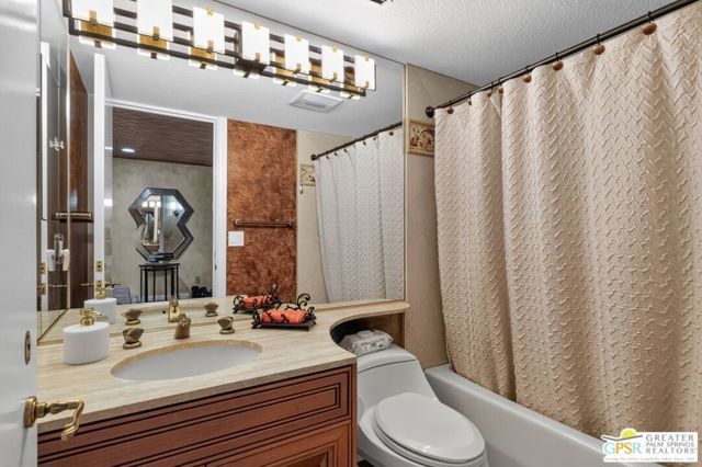 216 Kavenish Drive, Rancho Mirage, CA 92270