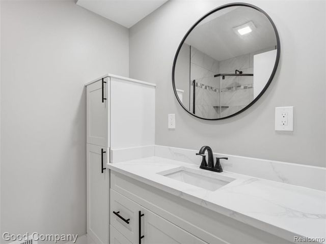 1112 Millard Avenue, Royal Oak, MI 48073