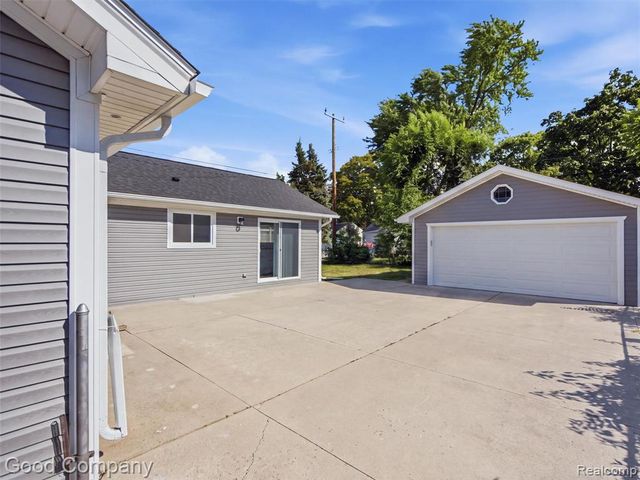 1112 Millard Avenue, Royal Oak, MI 48073