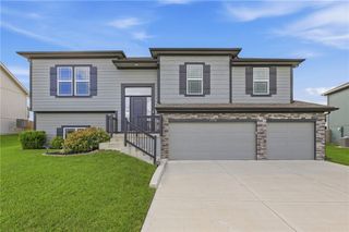 11718 N Manning Avenue, Kansas City, MO 64157