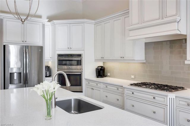 28864 Blaisdell DR, Naples, FL 34119