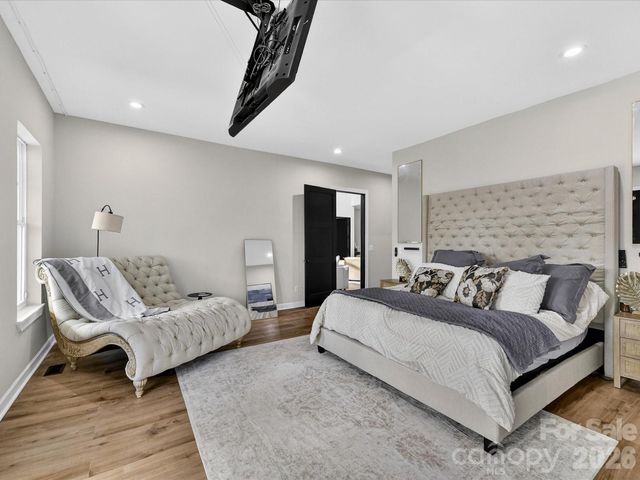 4987 Wildlife Lane, Sherrills Ford, NC 28673