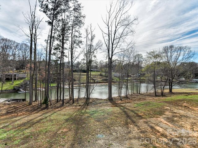 4987 Wildlife Lane, Sherrills Ford, NC 28673