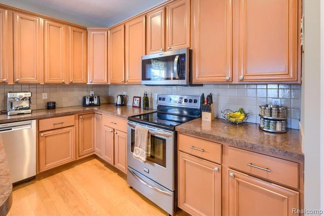 2474 Lonesome Dove Trail, Lapeer, MI 48446