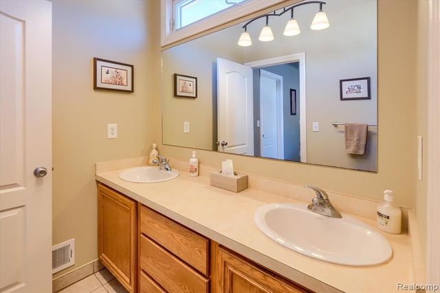 2474 Lonesome Dove Trail, Lapeer, MI 48446