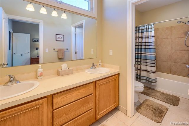 2474 Lonesome Dove Trail, Lapeer, MI 48446