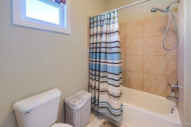 2474 Lonesome Dove Trail, Lapeer, MI 48446