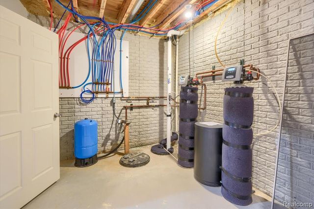 2474 Lonesome Dove Trail, Lapeer, MI 48446