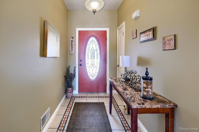 2474 Lonesome Dove Trail, Lapeer, MI 48446