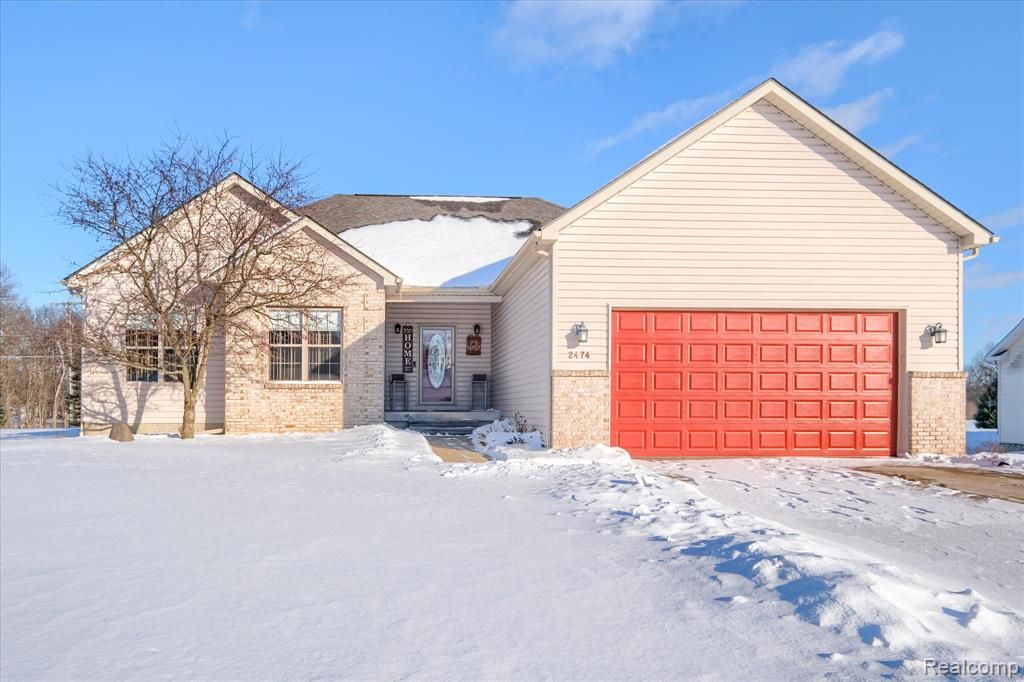2474 Lonesome Dove Trail, Lapeer, MI 48446