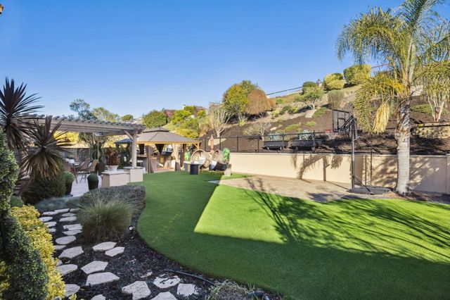 28828 Bailey Ranch Rd, Hayward, CA 94542