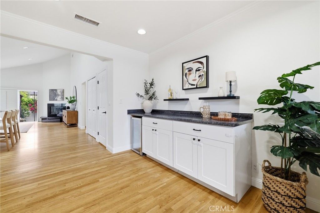 17717 Miranda, Encino, CA 91316 — photo 4