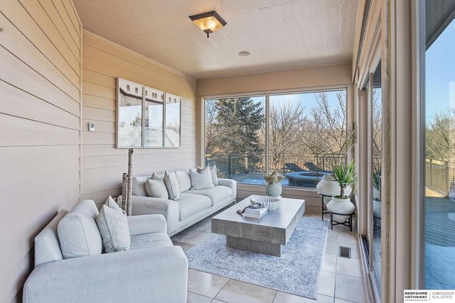 13804 Cuming Street, Omaha, NE 68154