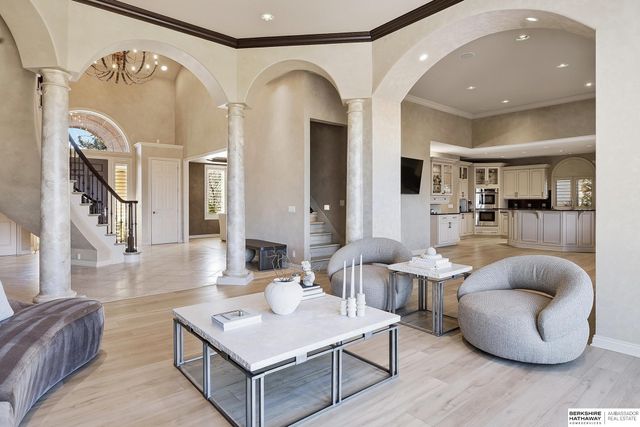 13804 Cuming Street, Omaha, NE 68154