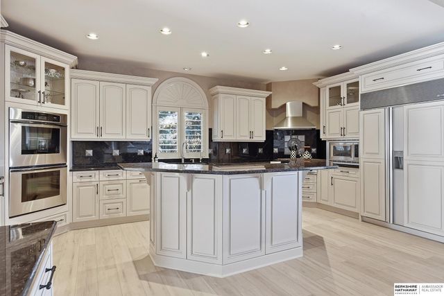 13804 Cuming Street, Omaha, NE 68154