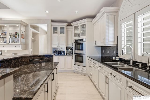 13804 Cuming Street, Omaha, NE 68154