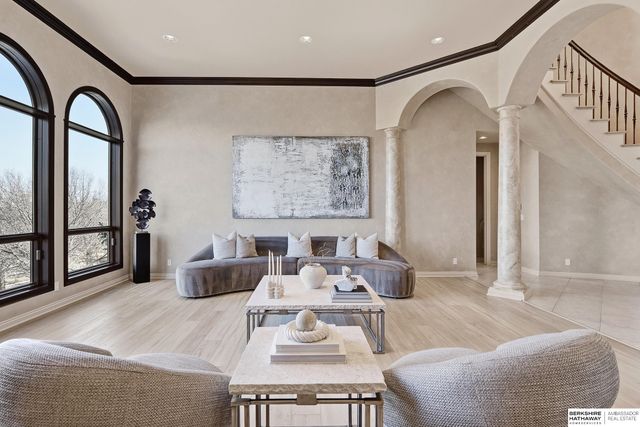 13804 Cuming Street, Omaha, NE 68154