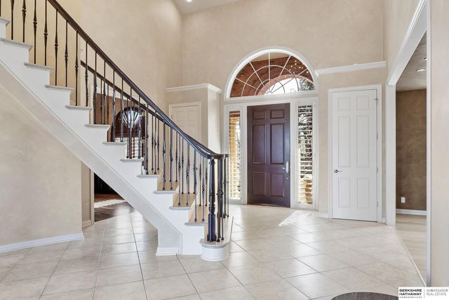 13804 Cuming Street, Omaha, NE 68154