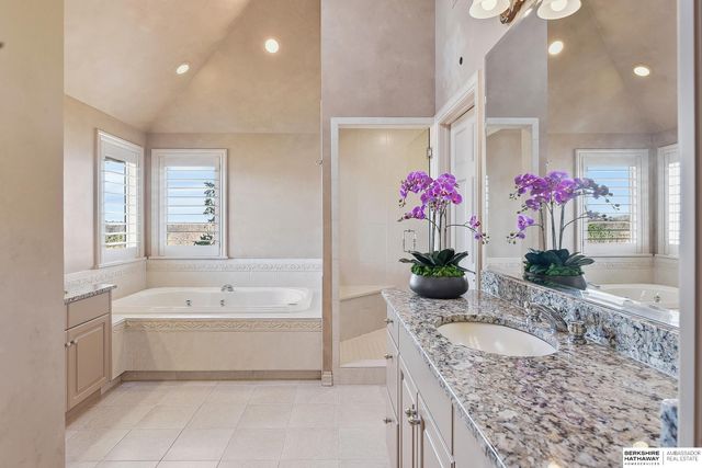 13804 Cuming Street, Omaha, NE 68154