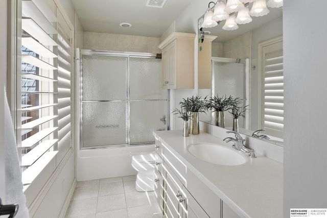 13804 Cuming Street, Omaha, NE 68154