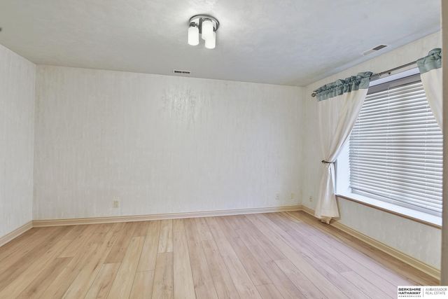 13804 Cuming Street, Omaha, NE 68154