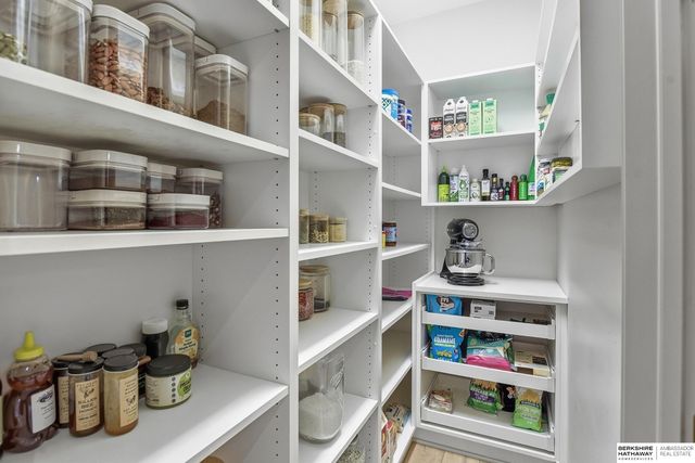 13804 Cuming Street, Omaha, NE 68154