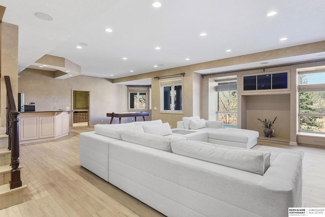 13804 Cuming Street, Omaha, NE 68154