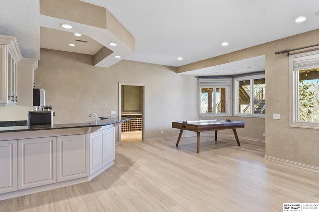 13804 Cuming Street, Omaha, NE 68154