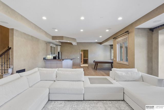 13804 Cuming Street, Omaha, NE 68154