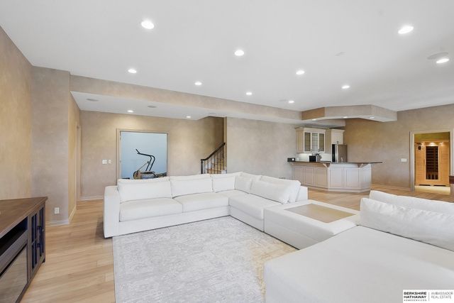 13804 Cuming Street, Omaha, NE 68154