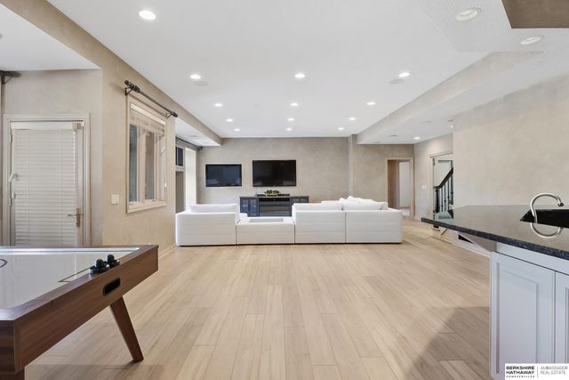 13804 Cuming Street, Omaha, NE 68154