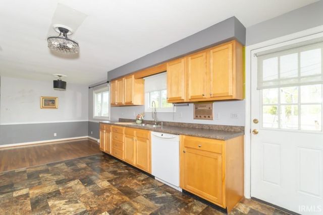 732 E County Road 300 S, New Castle, IN 47362