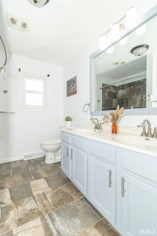 732 E County Road 300 S, New Castle, IN 47362