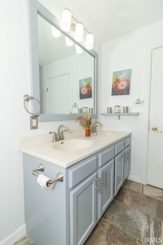 732 E County Road 300 S, New Castle, IN 47362