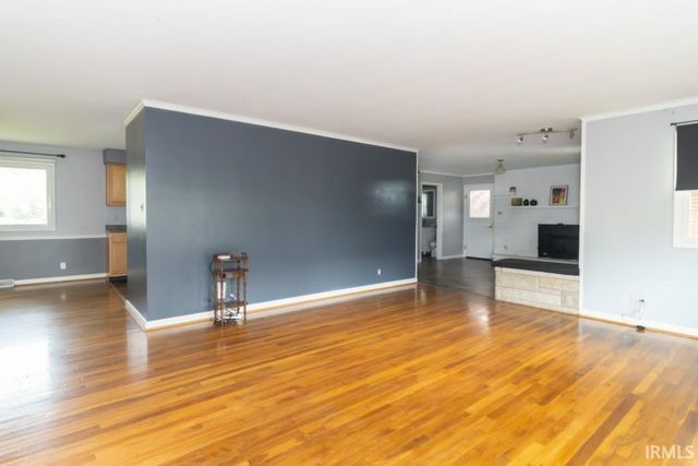 732 E County Road 300 S, New Castle, IN 47362