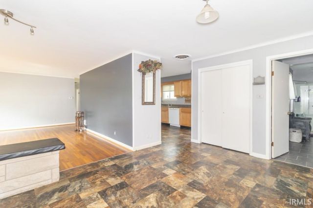 732 E County Road 300 S, New Castle, IN 47362