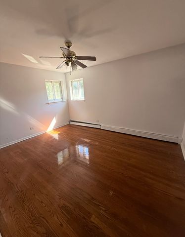 12448 Fairview Avenue 2E, Blue Island, IL 60406