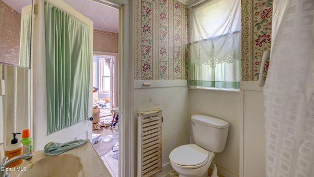 19 S Melcher Street, Johnstown, NY 12095