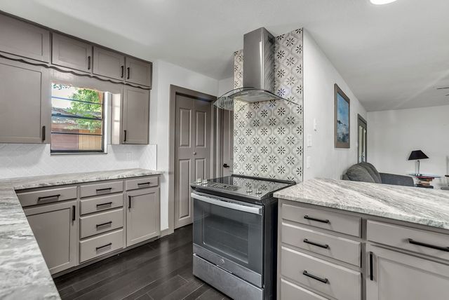 611 Cain Street, Lake Dallas, TX 75065