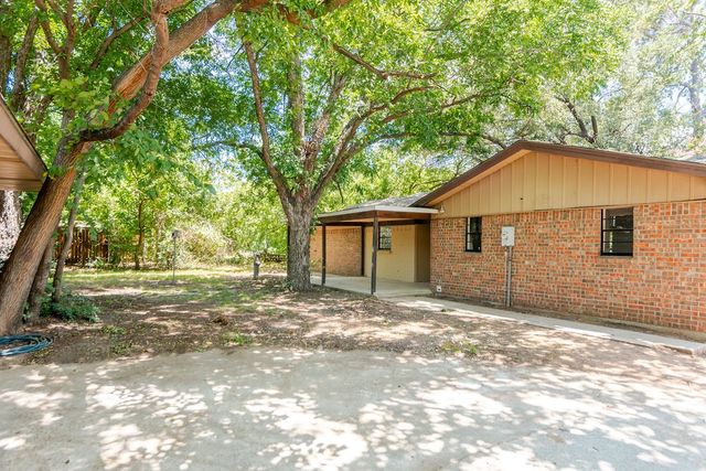 611 Cain Street, Lake Dallas, TX 75065