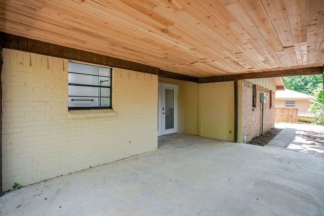 611 Cain Street, Lake Dallas, TX 75065