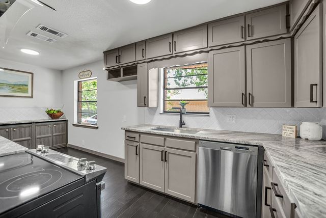 611 Cain Street, Lake Dallas, TX 75065