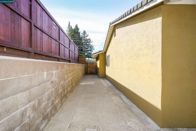2506 Henry Ave, Pinole, CA 94564