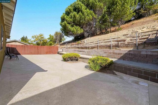 2506 Henry Ave, Pinole, CA 94564