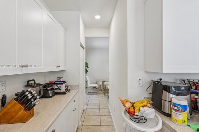 10594 W 35th Ln, Hialeah, FL 33018