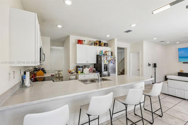 10594 W 35th Ln, Hialeah, FL 33018