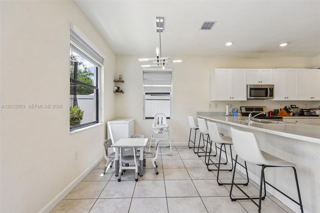 10594 W 35th Ln, Hialeah, FL 33018