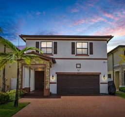 10594 W 35th Ln, Hialeah, FL 33018