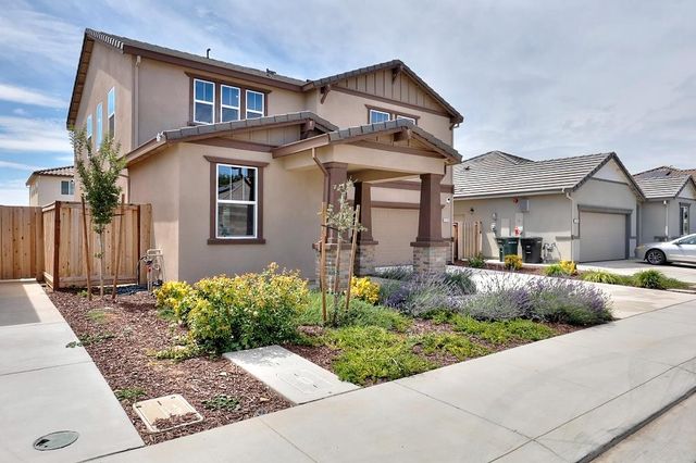 5439 Drawbridge Way, Riverbank, CA 95367