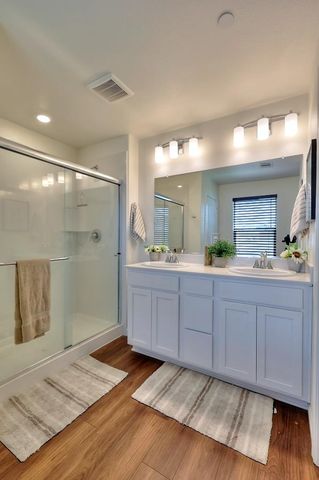 5439 Drawbridge Way, Riverbank, CA 95367